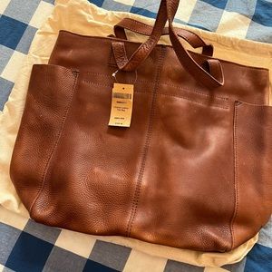 Duluth Trading Company Lifetime Leather Tote NWT